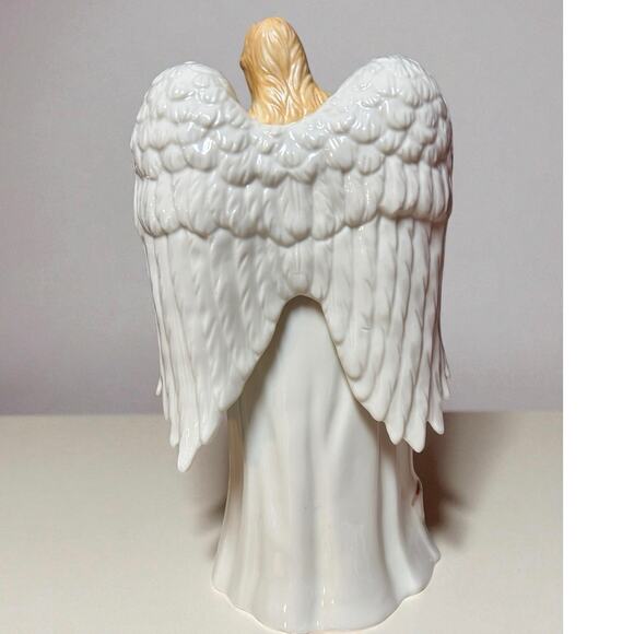 Dillard’s Trimmings 10” Musical Angel Wind Up Plays The First Noel Porcelain - Picture 4 of 10